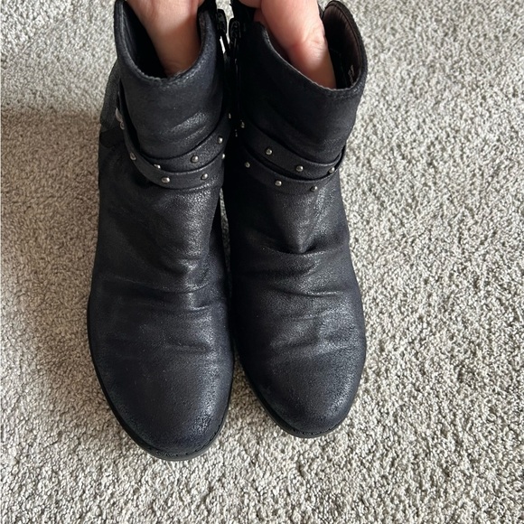 BareTraps Boots Womens Size 8.5 Rainly Ankle Bootie Black Heels Zip Studded - Picture 3 of 6